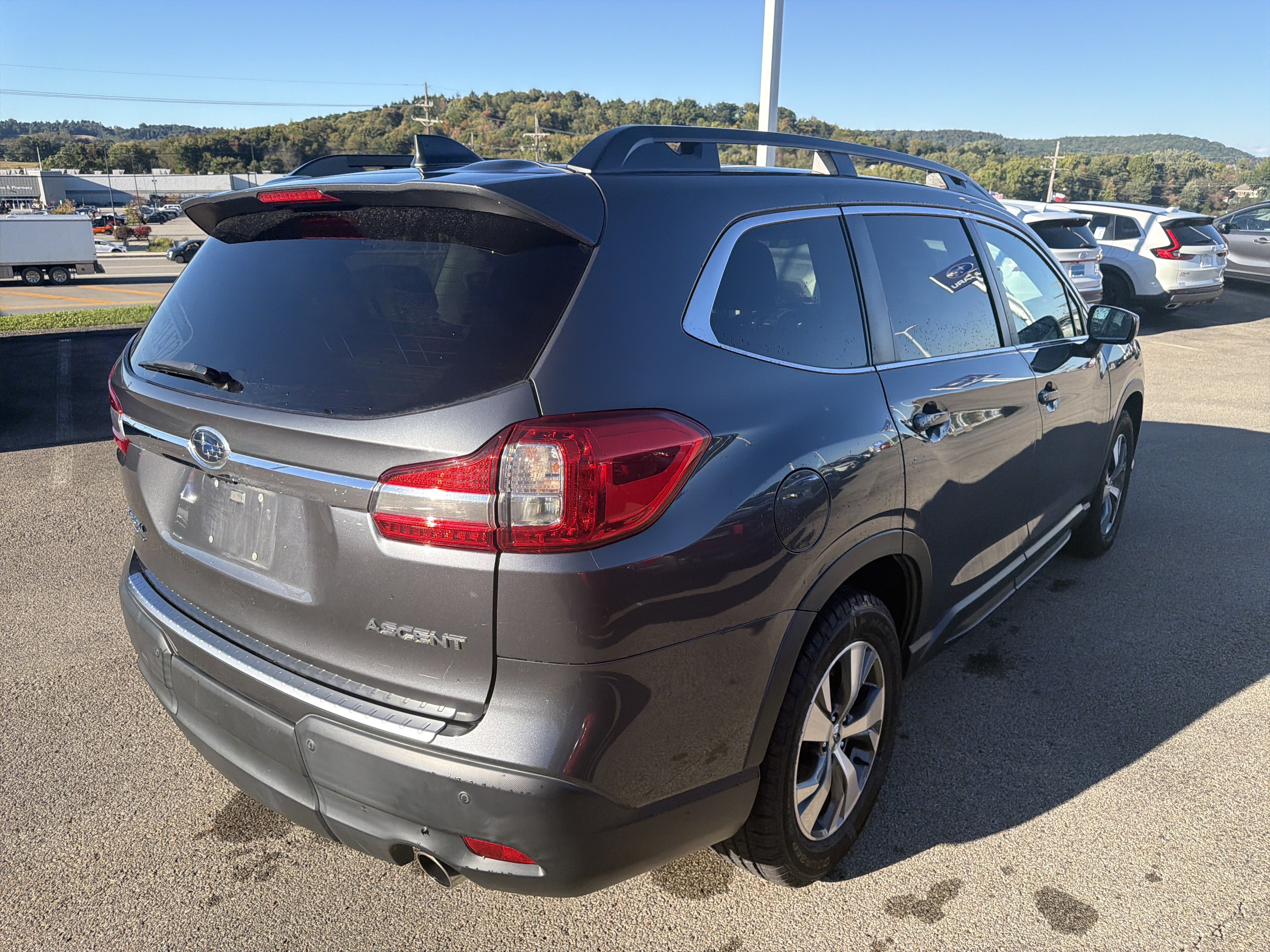 Used 2021 Subaru Ascent Premium w/ Convenience Package AWD/4WD image 5