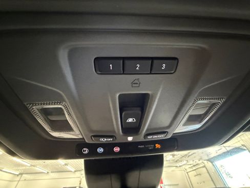 Used 2022 GMC Sierra 1500 Elevation w/ Preferred Package AWD/4WD image 16