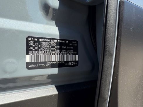 New 2026 Mitsubishi Outlander AWD image 41