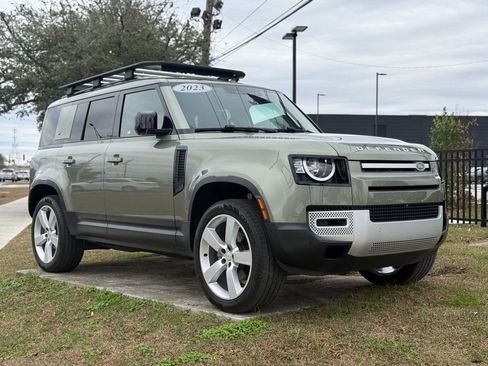 Used 2023 Land Rover Defender 110 image 3