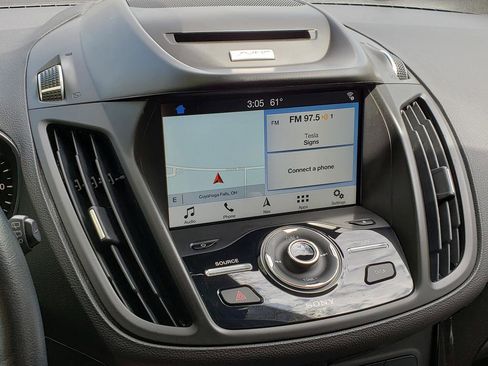 Used 2017 Ford Escape Titanium AWD/4WD image 22