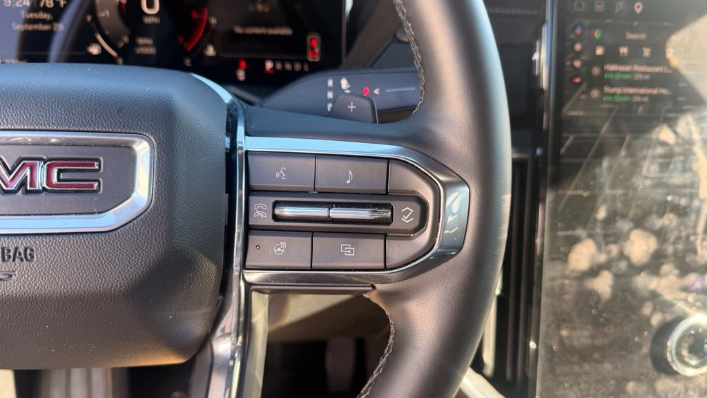 Used 2026 GMC Acadia Elevation w/ Elevation Premium Package FWD image 10