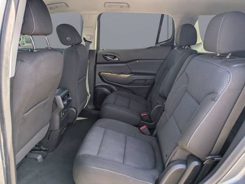 Used 2020 GMC Acadia SLE w/ Driver Convenience Package FWD image 14