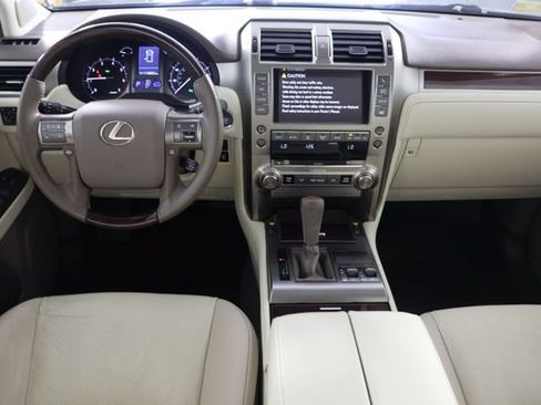 Used 2019 Lexus GX 460 Premium w/ Premium Package AWD/4WD image 2