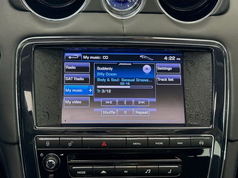 Used 2013 Jaguar XJ L Portfolio RWD image 14
