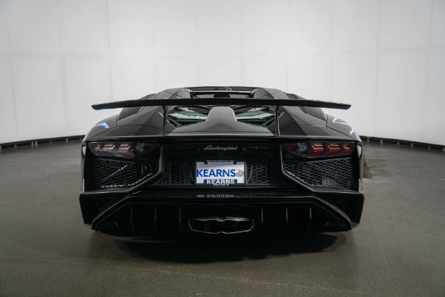 Used 2017 Lamborghini Aventador LP 750-4 Superveloce AWD/4WD image 7