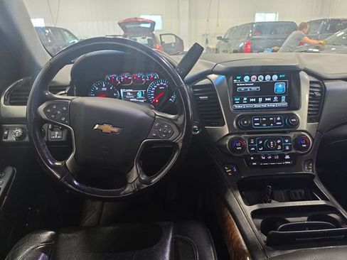 Used 2019 Chevrolet Suburban Premier AWD/4WD image 5