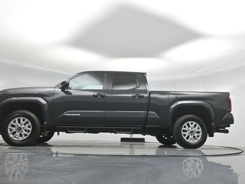Used 2025 Toyota Tacoma SR5 image 7