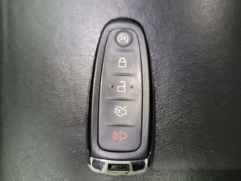 Used 2018 Ford Escape Titanium w/ Ford Safe & Smart Package AWD/4WD image 32