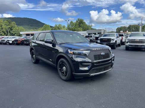 New 2025 Ford Explorer 4WD Police Interceptor image 3