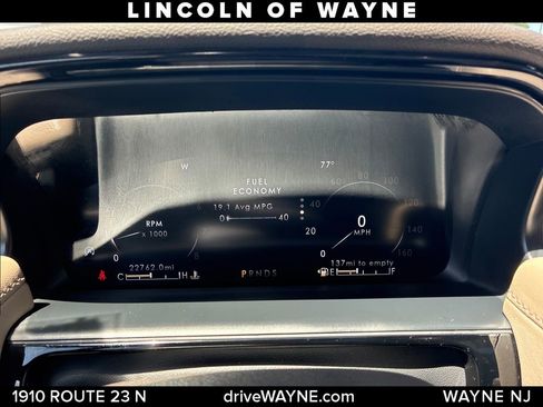 Used 2023 Lincoln Nautilus Reserve AWD/4WD image 17