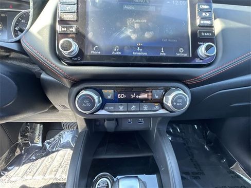 New 2025 Nissan Versa SR w/ Trunk Package image 18