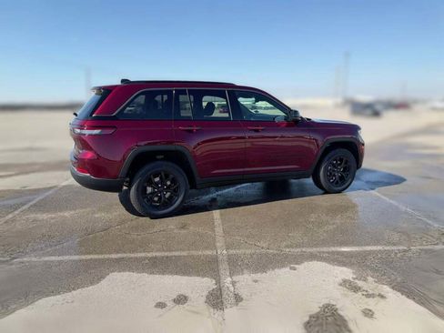New 2026 Jeep Grand Cherokee Altitude image 13