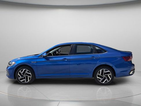 Certified 2022 Volkswagen Jetta SEL FWD image 3