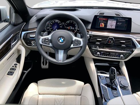 Used 2019 BMW 540i w/ M Sport Package RWD image 5