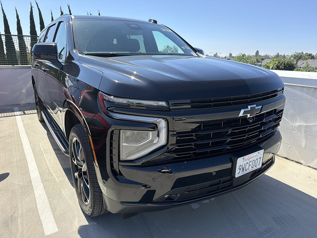 Used 2026 Chevrolet Suburban RST RWD image 3