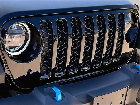 Used 2023 Jeep Wrangler Unlimited w/ 8.4" Radio Group AWD/4WD image 18