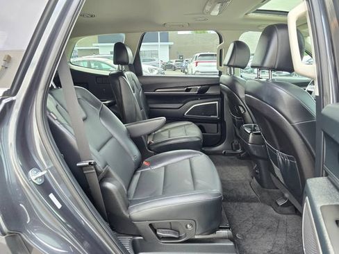 Certified 2024 Kia Telluride S w/ S Sunroof Package AWD/4WD image 14