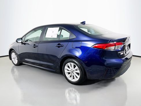 Used 2025 Toyota Corolla LE w/ LE Premium Package FWD image 8