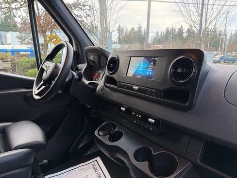 Used 2020 Mercedes-Benz Sprinter 3500 image 22