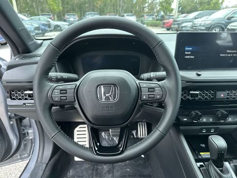 Used 2025 Honda Accord Sport image 18