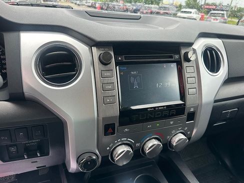 Certified 2018 Toyota Tundra SR5 w/ SR5 Upgrade Package AWD/4WD image 24