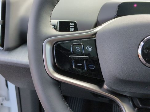 Used 2025 Volvo EX30 Ultra w/ Protection Package Premier image 19