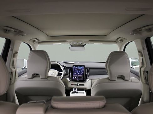 New 2026 Volvo XC90 B6 Ultra w/ Protection Package AWD/4WD image 16