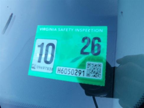 Used 2020 Toyota Camry SE w/ Sunroof Package image 33