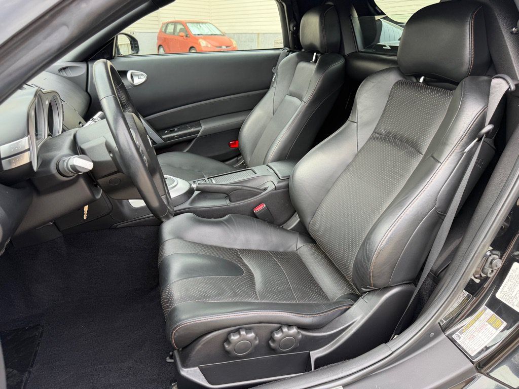 Used 2006 Nissan 350Z Grand Touring RWD image 19