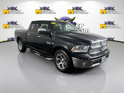 Used 2018 RAM 1500 Laramie AWD/4WD image 3