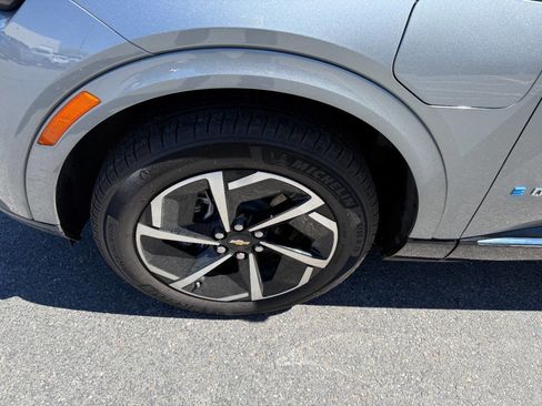 Used 2025 Chevrolet Equinox EV LT image 16