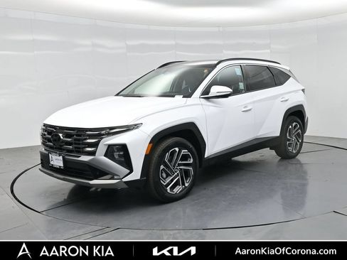 Used 2025 Hyundai Tucson Limited AWD/4WD image 1