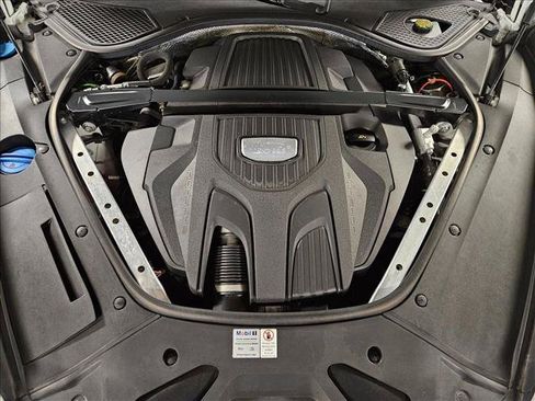 Used 2020 Porsche Panamera RWD image 23