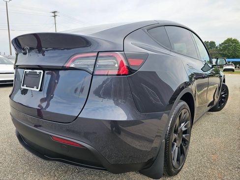 Used 2024 Tesla Model Y Long Range AWD/4WD image 5