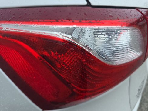 Used 2018 Chevrolet Equinox LT FWD image 30
