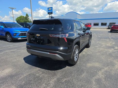 New 2026 Chevrolet Equinox LT w/ Convenience Package II FWD image 7