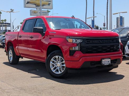Used 2022 Chevrolet Silverado 1500 Custom RWD image 2