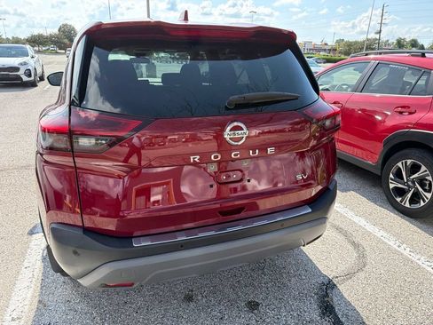 Used 2021 Nissan Rogue SV FWD image 4