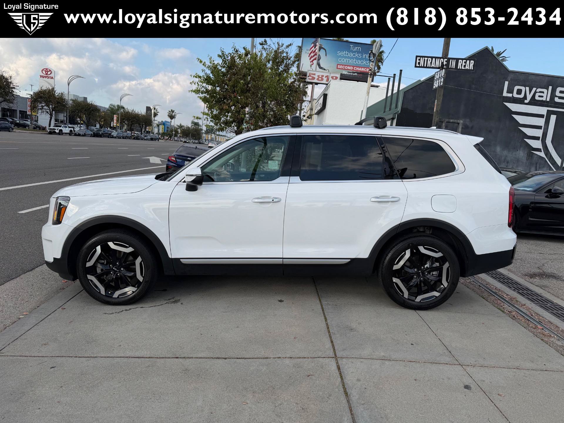 Used 2024 Kia Telluride S w/ S Sunroof Package FWD image 4
