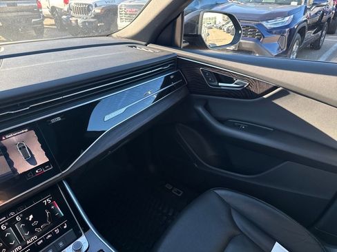 Used 2021 Audi Q8 Premium Plus w/ Premium Plus Package image 28