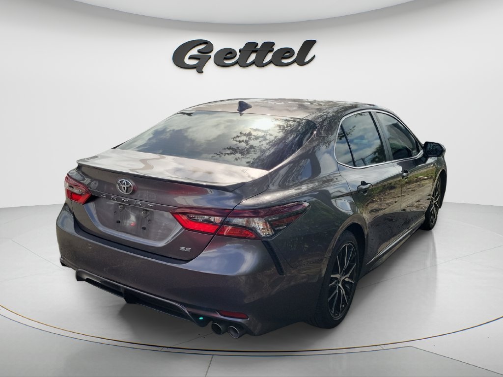 Used 2023 Toyota Camry SE w/ Cold Weather Package FWD image 3