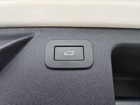 Used 2024 Land Rover Discovery Sport Dynamic SE AWD/4WD image 25