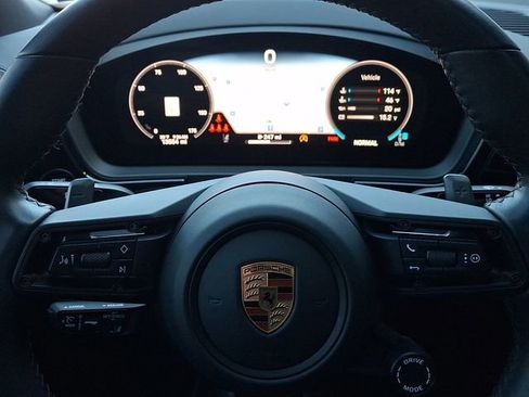 Certified 2025 Porsche Cayenne image 25