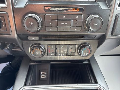 Used 2017 Ford F250 XLT w/ XLT Premium Package image 18