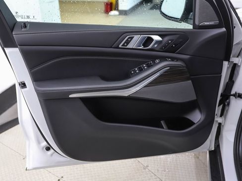 New 2026 BMW X5 xDrive40i w/ Executive Package image 9