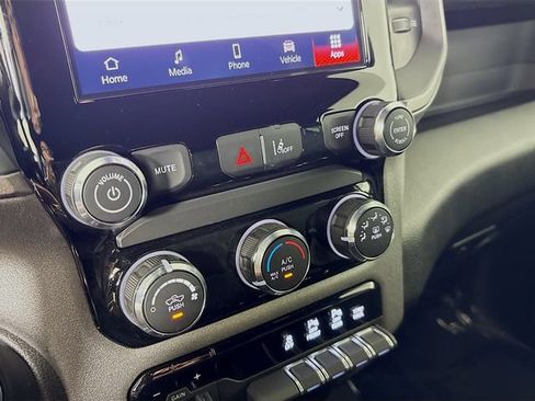 Used 2025 RAM 1500 Warlock AWD/4WD image 20