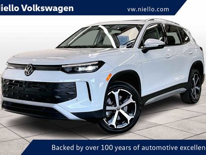 Used 2025 Volkswagen Tiguan SE w/ Panoramic Sunroof Package