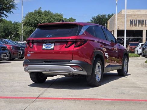 Certified 2025 Hyundai Tucson SE FWD image 8