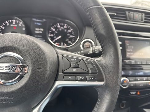 Used 2017 Nissan Rogue SV w/ Midnight Edition Package image 20